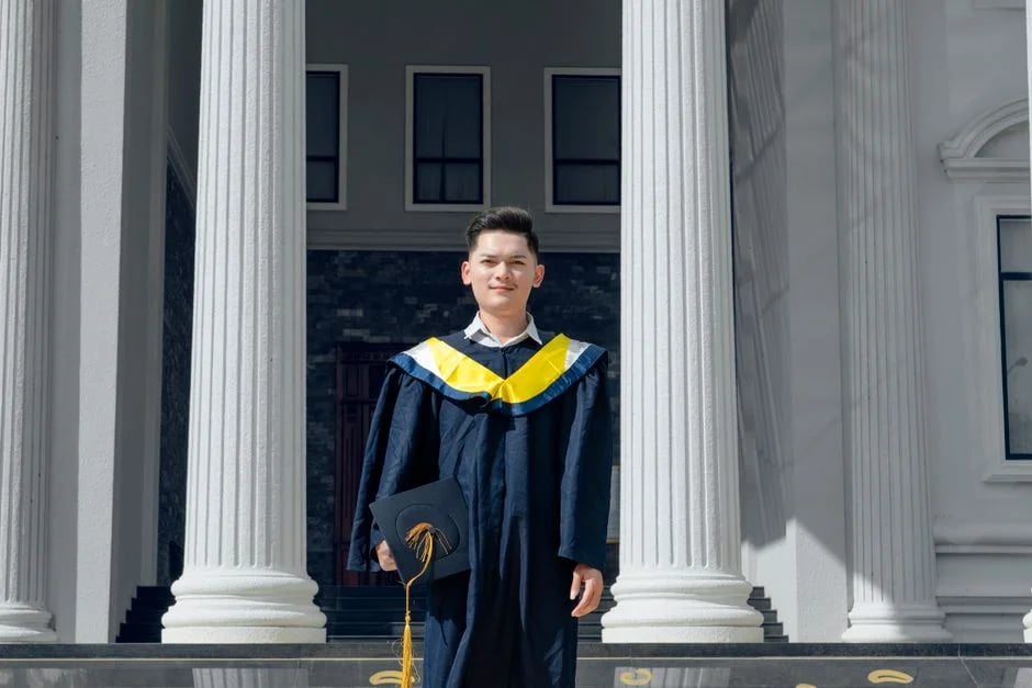Image describing Top 7 Overseas Graduate Scholarships for 2026