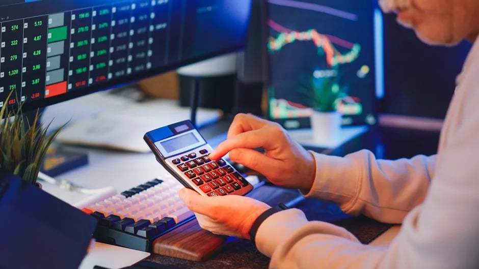 Image describing How to Use a Simple 2026 Position Size Calculator Fast?