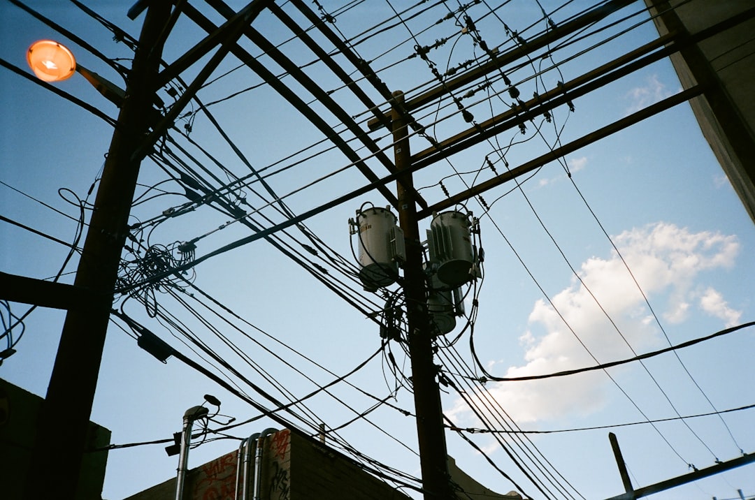 Solar Panels and Battery Backup: What U.S. Homeowners Need for Reliable Outage Power