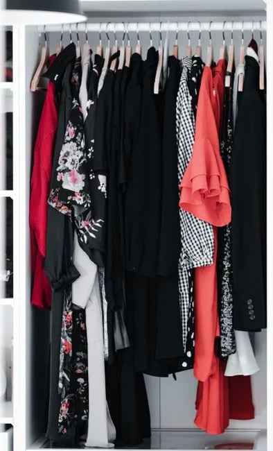 Image describing How to Build the Best Holiday Capsule Wardrobe 2026 Fast?