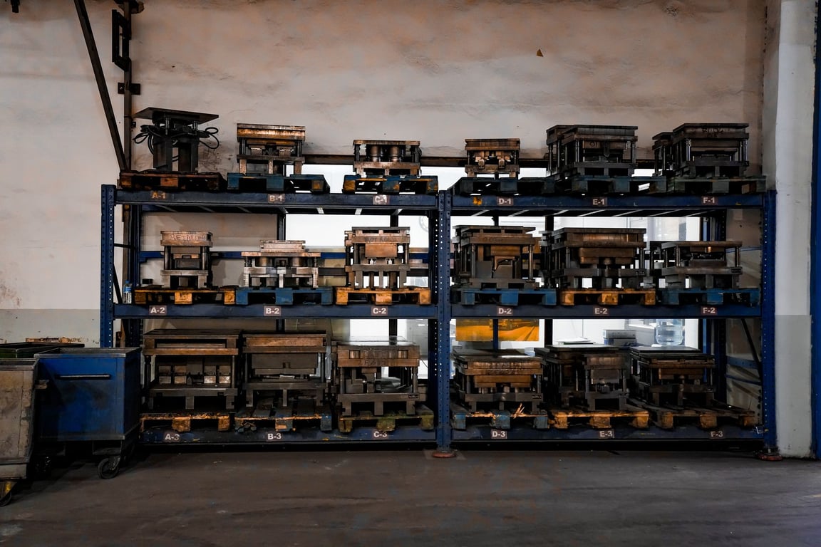 Warehouse Order Picker: Choosing the Right Equipment for Faster, Safer Fulfillment