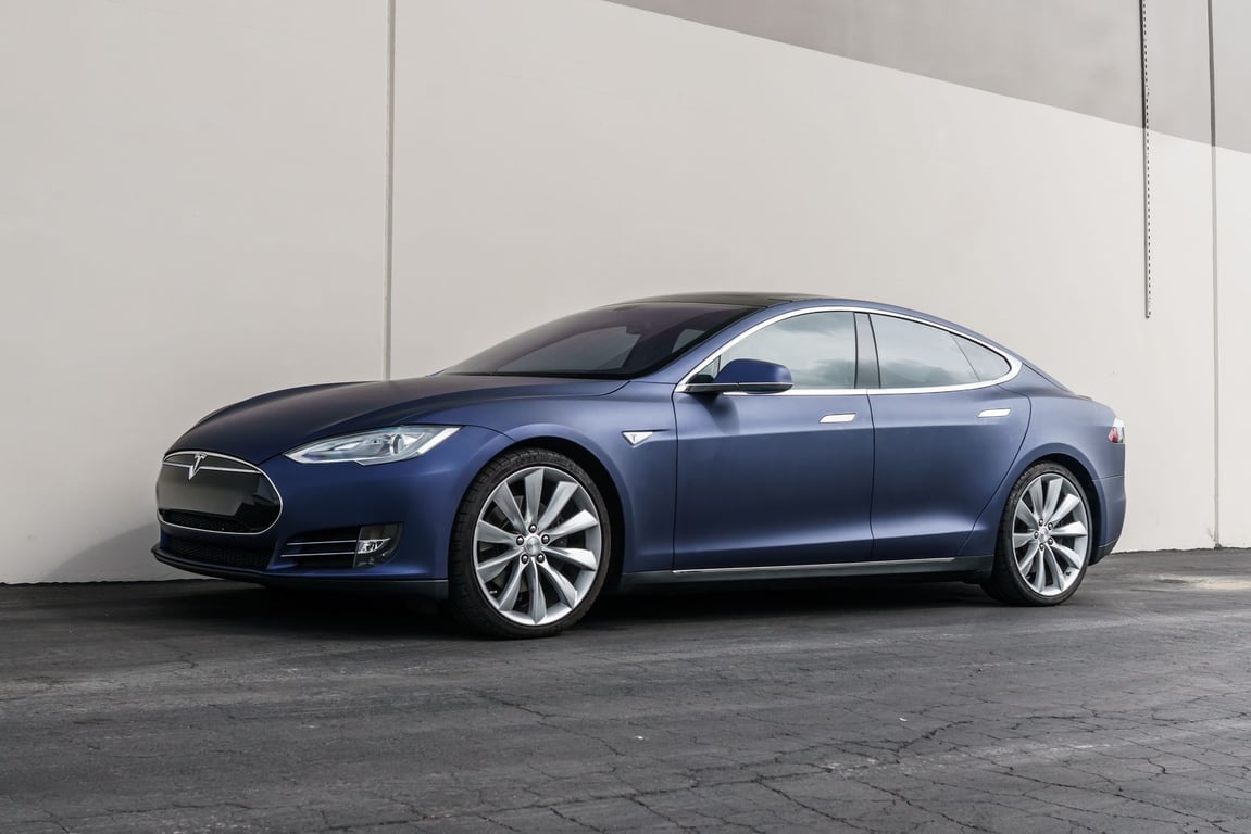 Elon Musk and Tesla: How Leadership Shapes the Cars Americans Buy