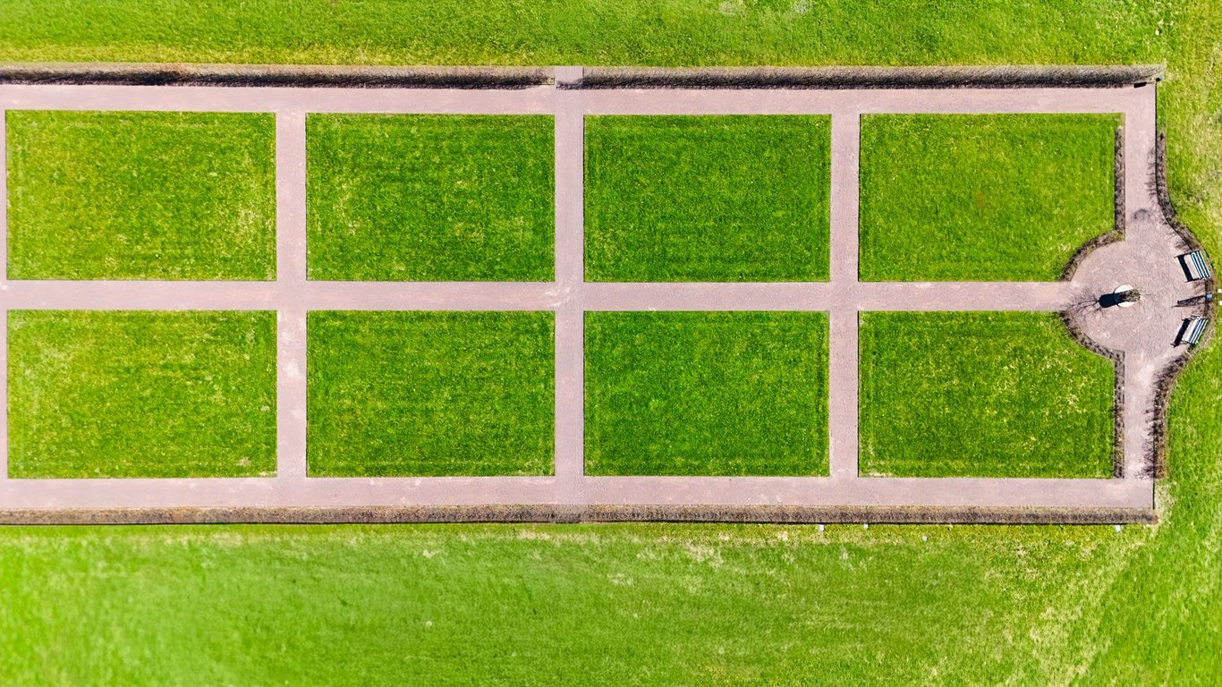 Green Lawn Care: A Practical Low-Impact Plan for Healthier Grass