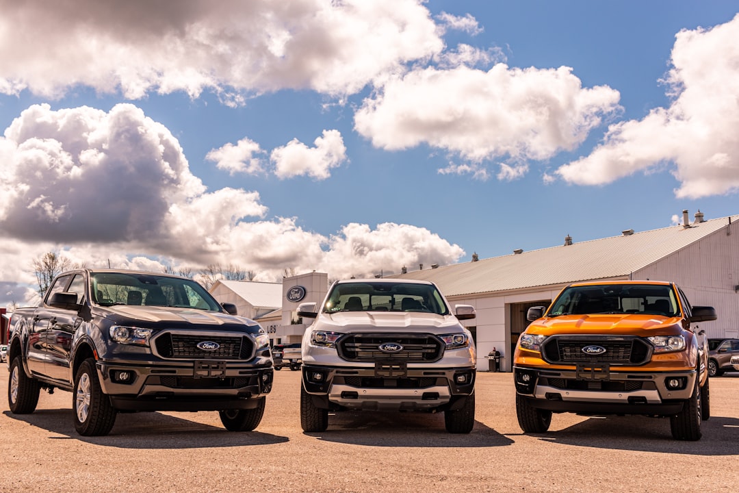 Ford Ranger towing trailer
