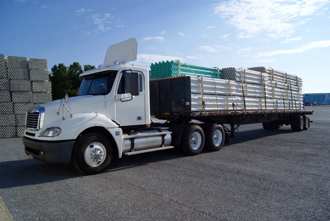 24-foot box truck loading