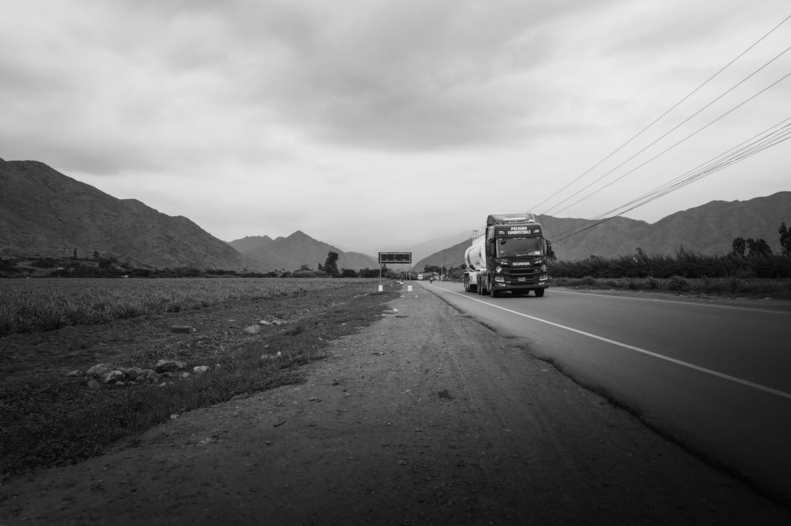 Semi Truck Roadside Service Near Me: What to Check Before You Call