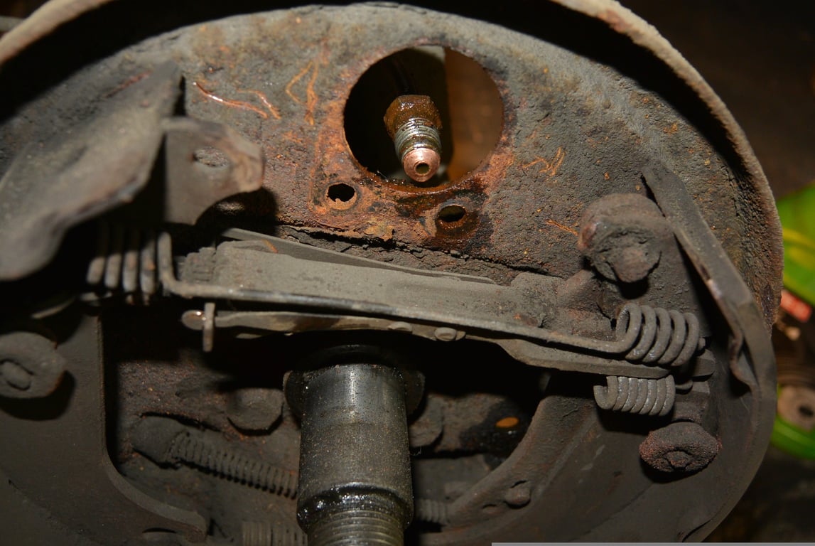 mobile brake repair technician