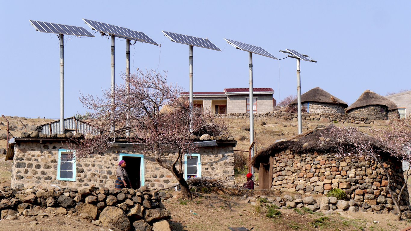 How to Compare Solar Energy Companies Before Choosing a Home Installer
