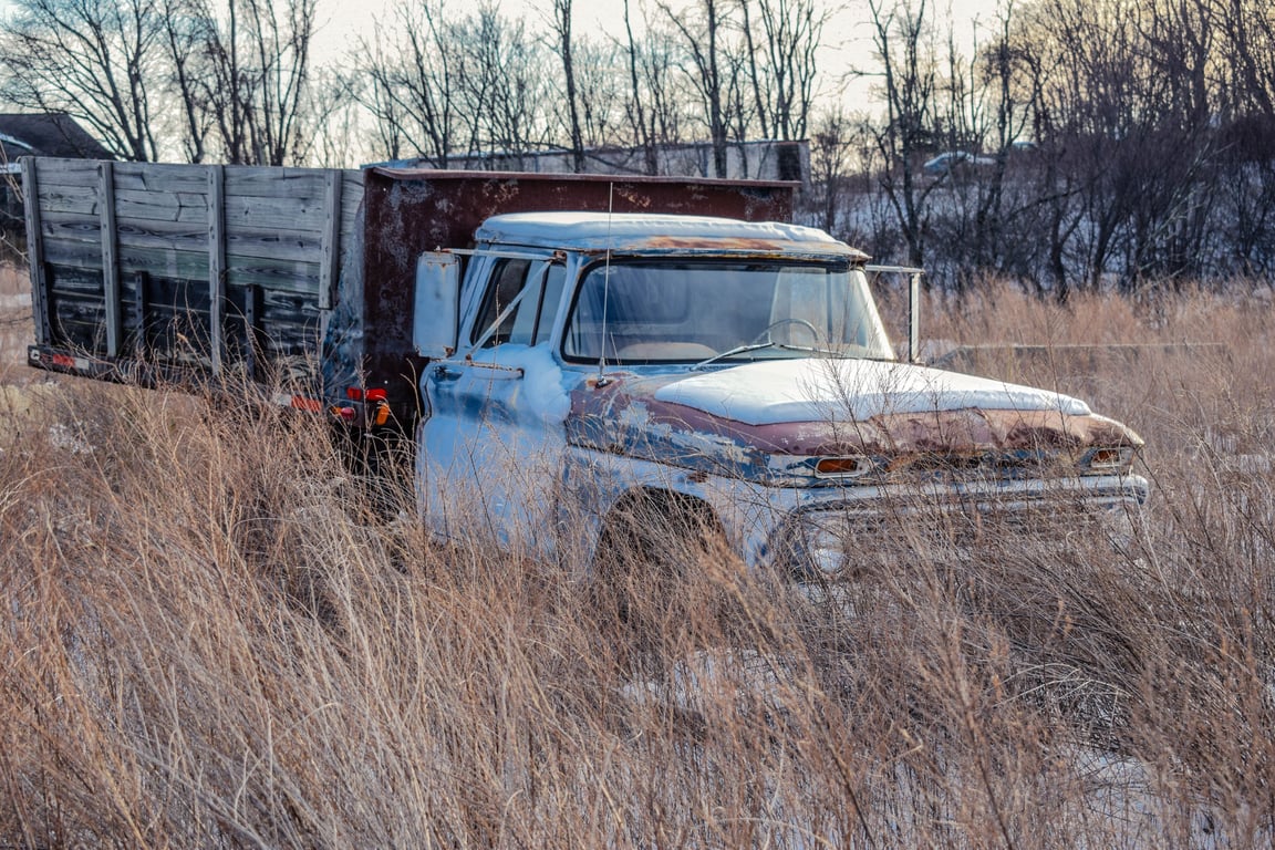 pickup truck towing trailer