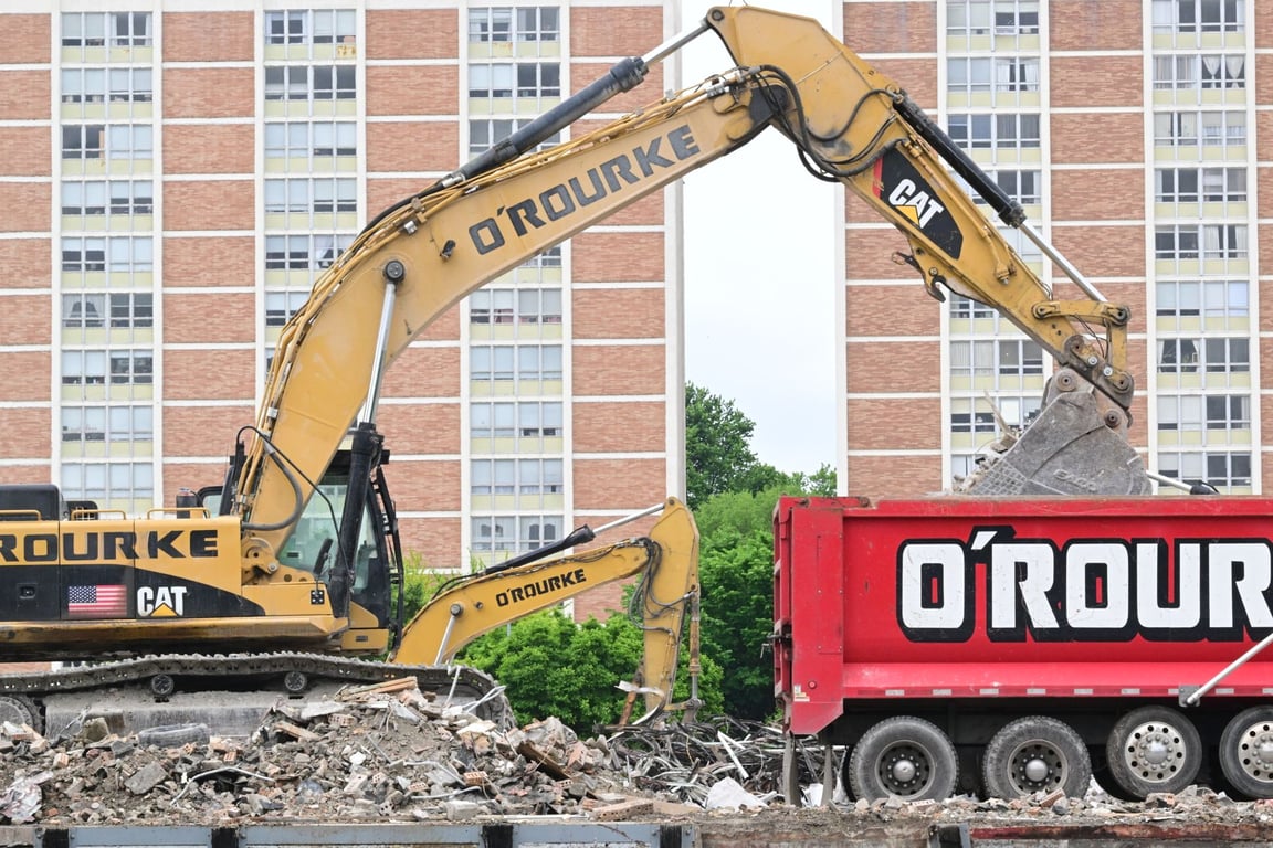 Caterpillar Earth Mover: How to Choose the Right Machine for Your Jobsite