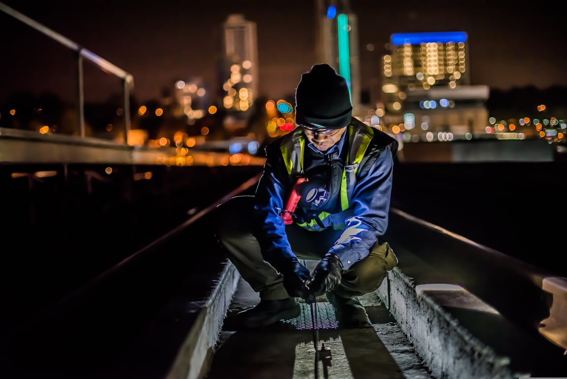 HVAC technician maintenance