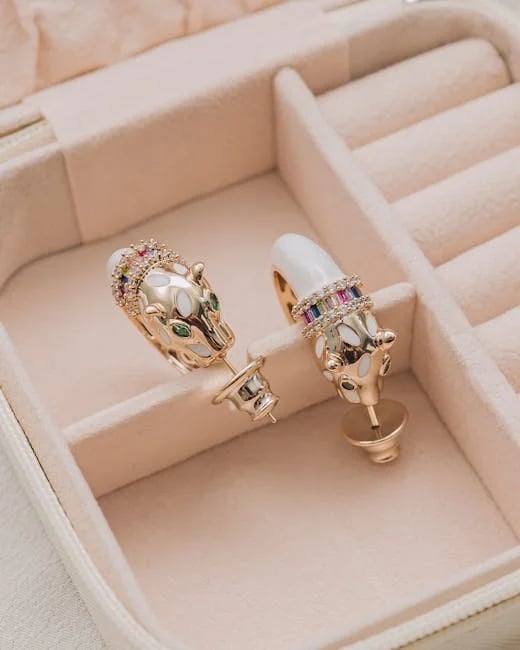 Image describing Amex Gold vs Chase Sapphire Which is Best for 2025?