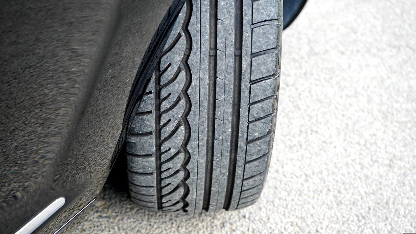 car tyre tread