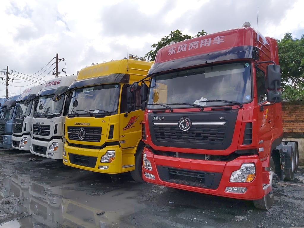 disabled semi truck roadside