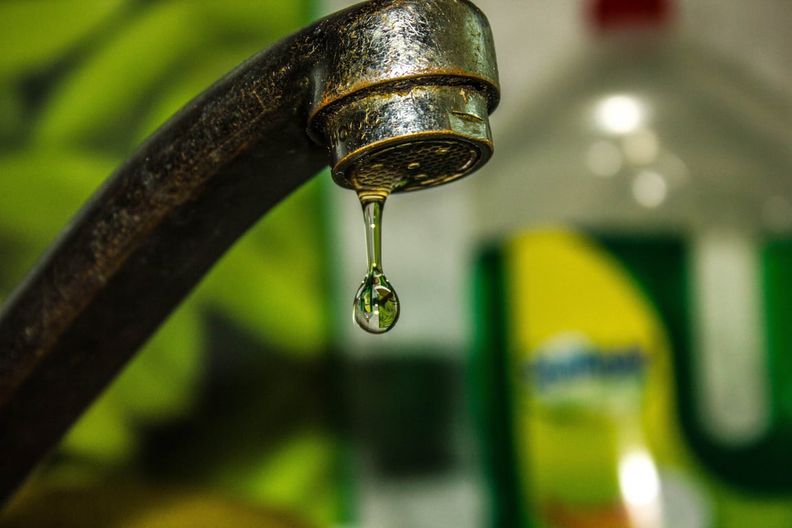 dripping sink faucet