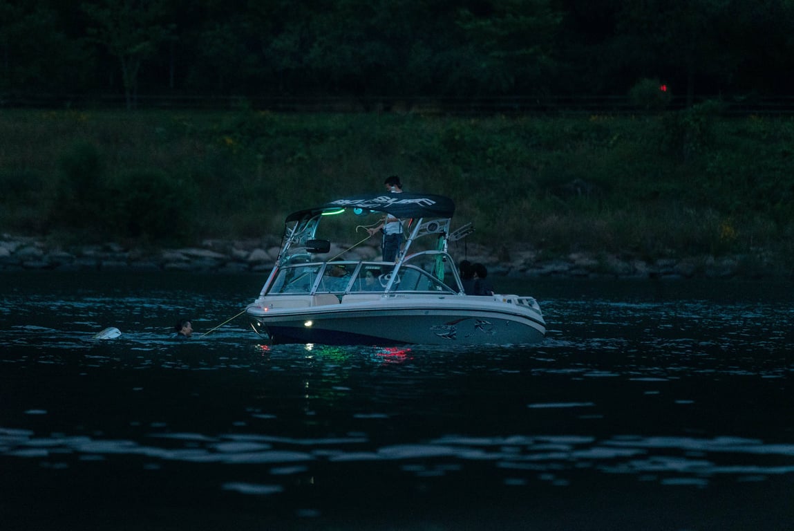 boat towing service