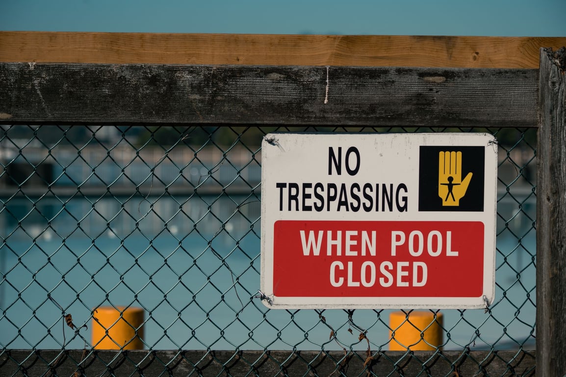 Pool Builders Near Me: How to Compare Local Contractors Before You Sign