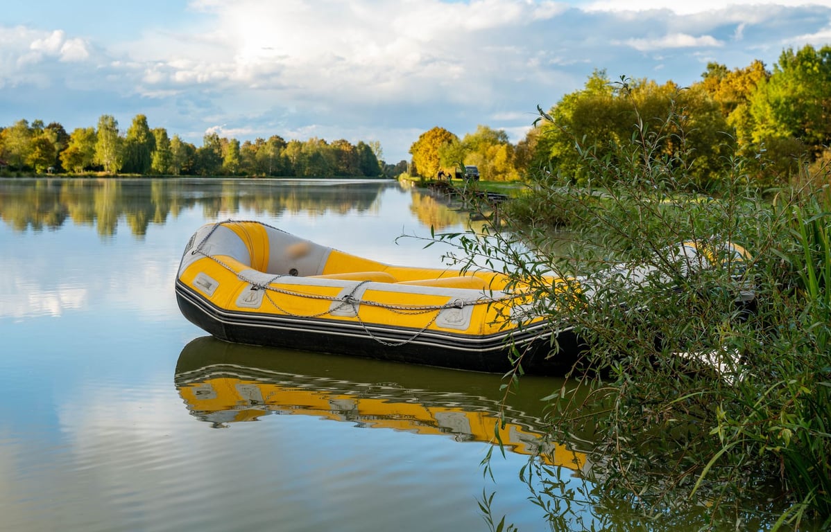 Pontoon Boat Trailer Buying Guide: Fit, Capacity, and Towing Essentials
