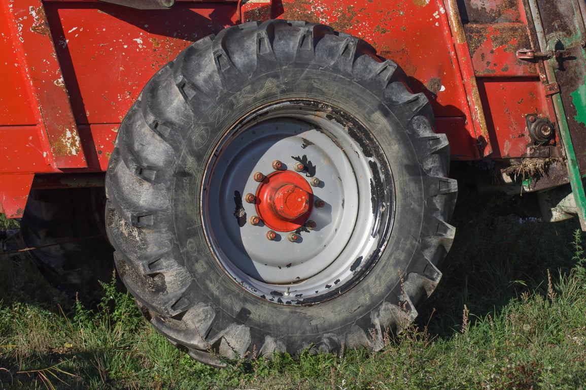 RV trailer wheel chocks