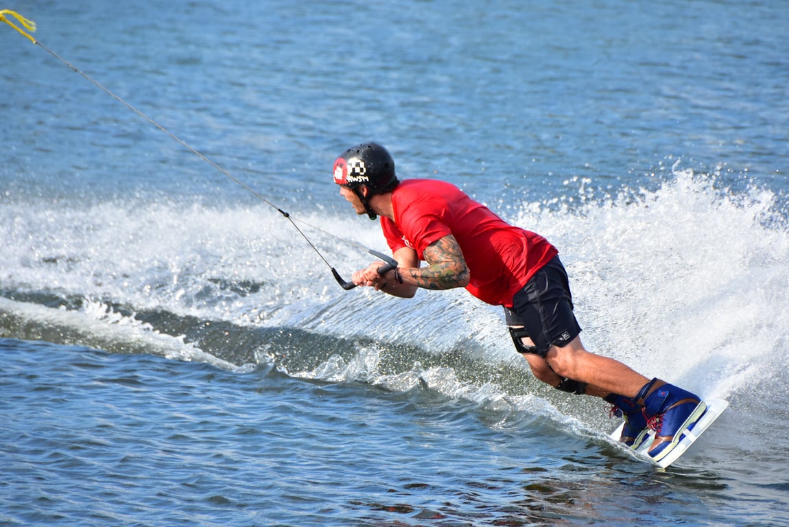 V-drive wakeboard boat