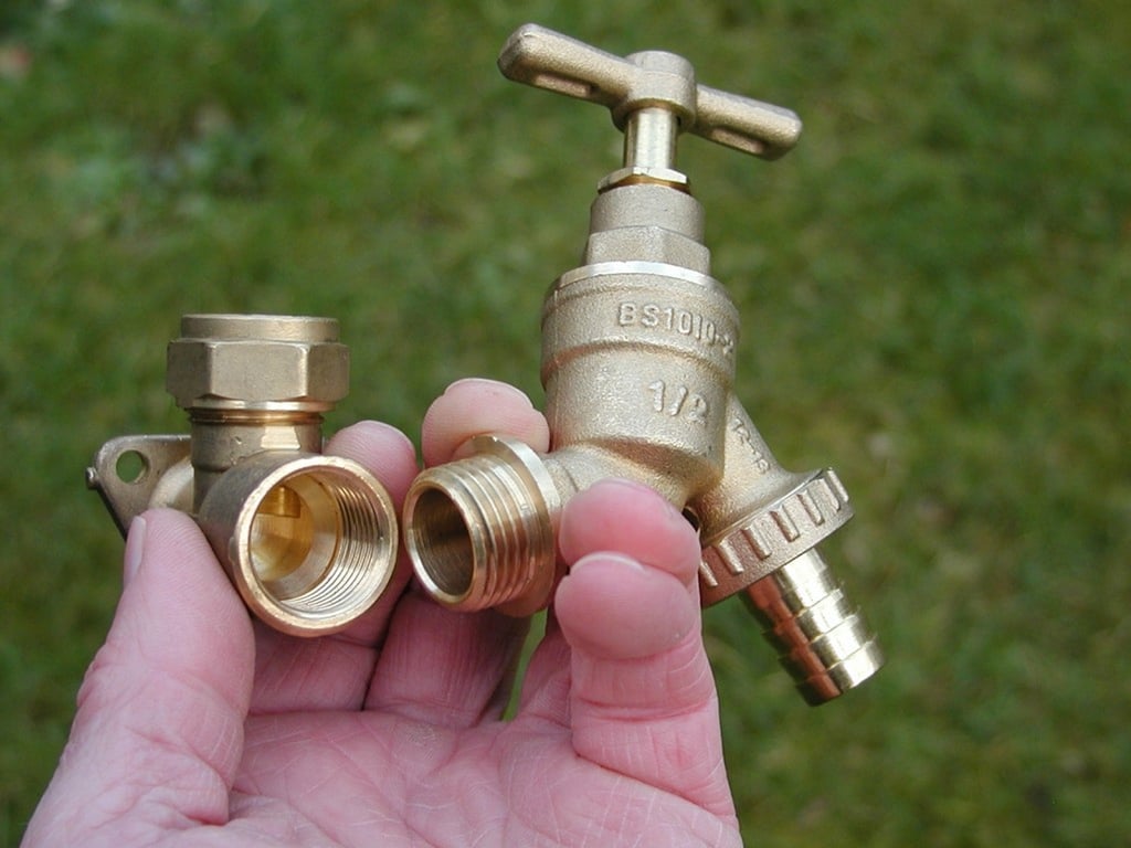 air conditioner outdoor unit maintenance