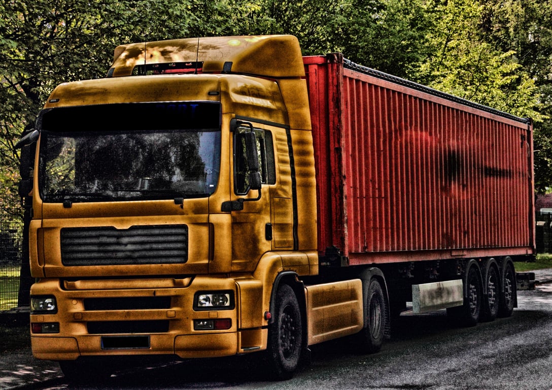 commercial truck repair shop