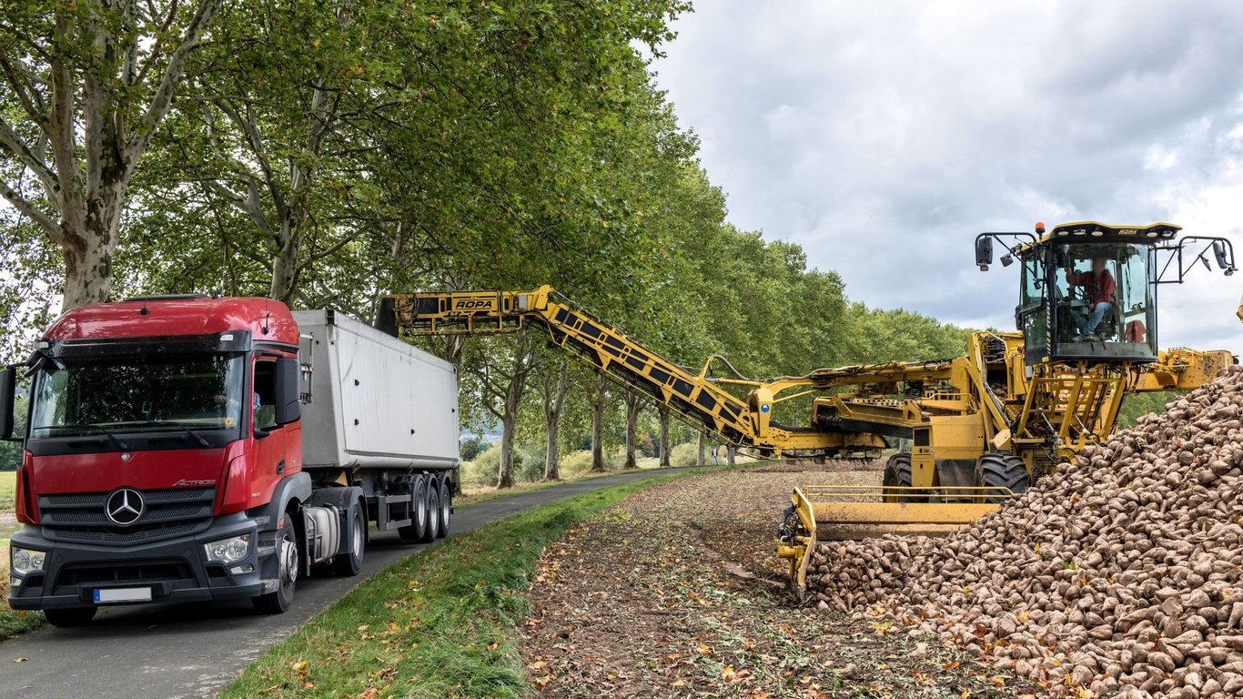 Equipment Hauling: Match Your Load, Trailer, and Tow Vehicle Safely