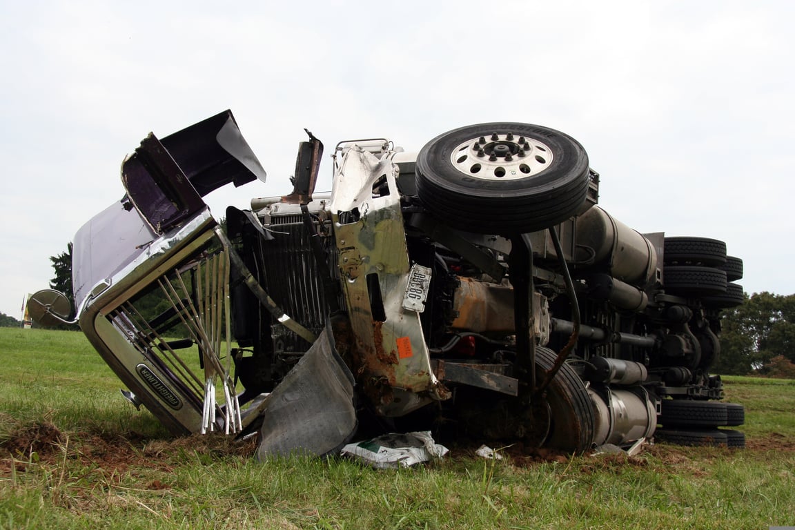 semi truck roadside tire repair