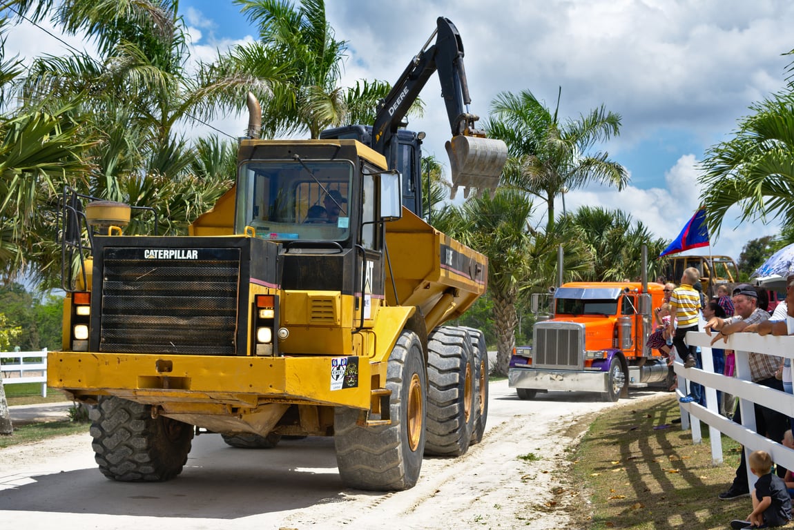 excavator loading dump truck