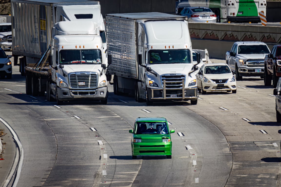 Rollback Trucks: When They’re the Safest Choice for Vehicle Transport