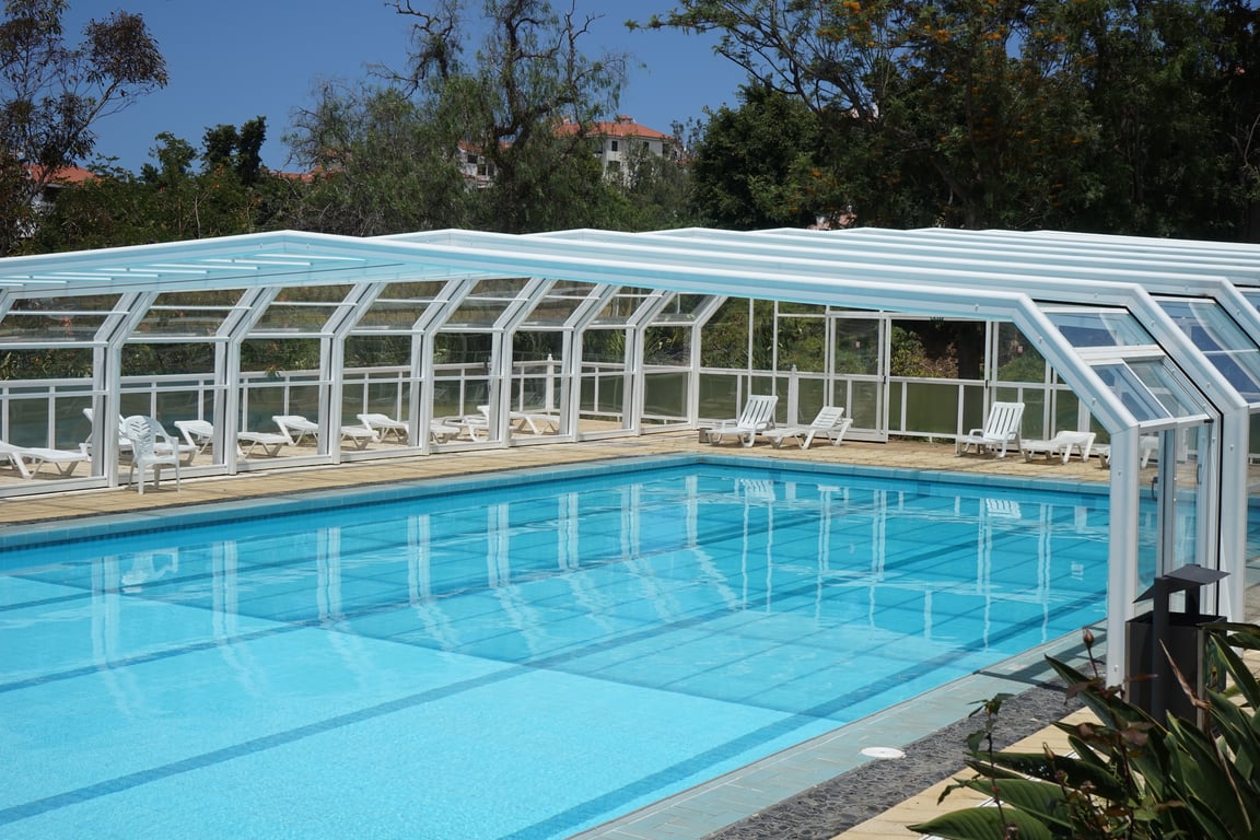 backyard swimming pool construction