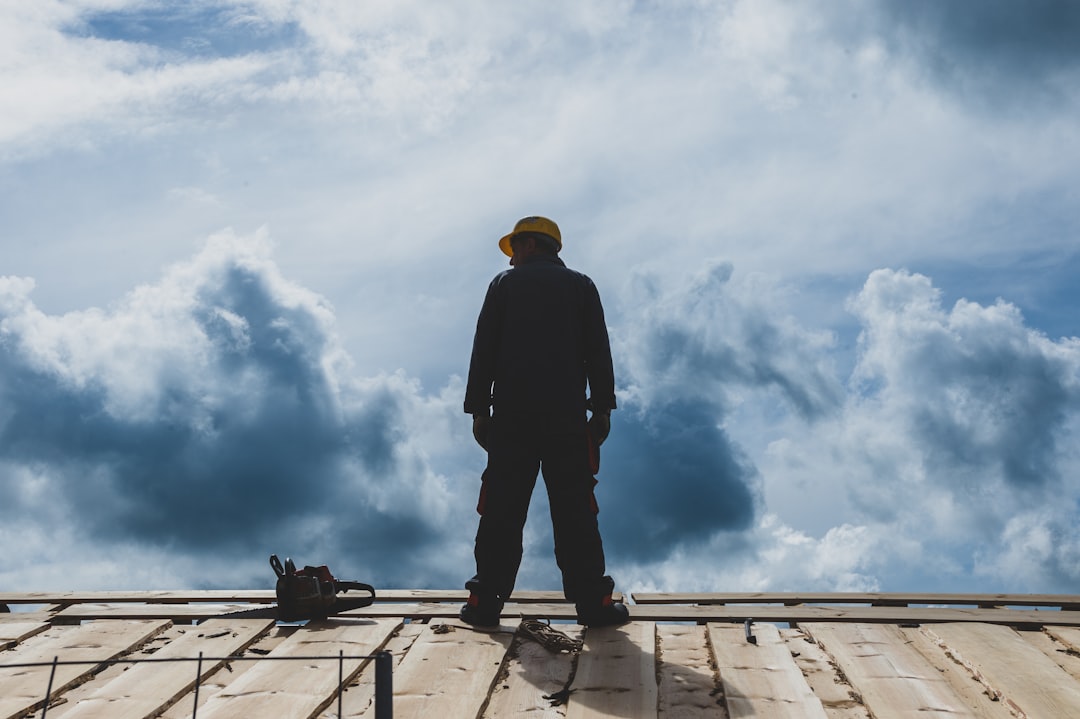 Best Roofing Company Near Me: How to Compare Local Contractors Before You Hire