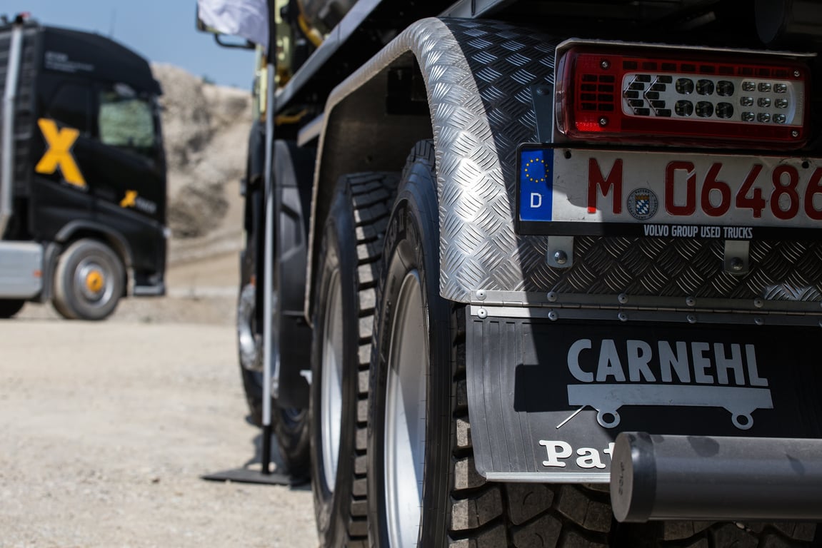 truck tire installation