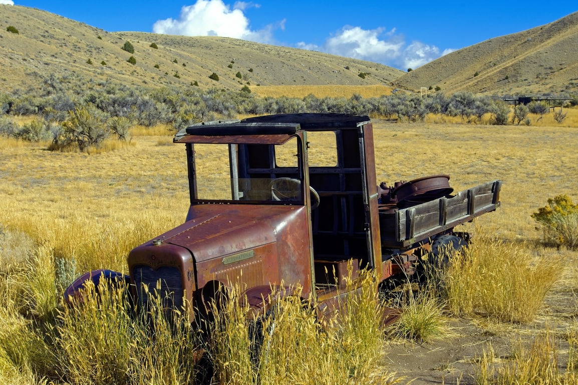 pickup truck towing travel trailer