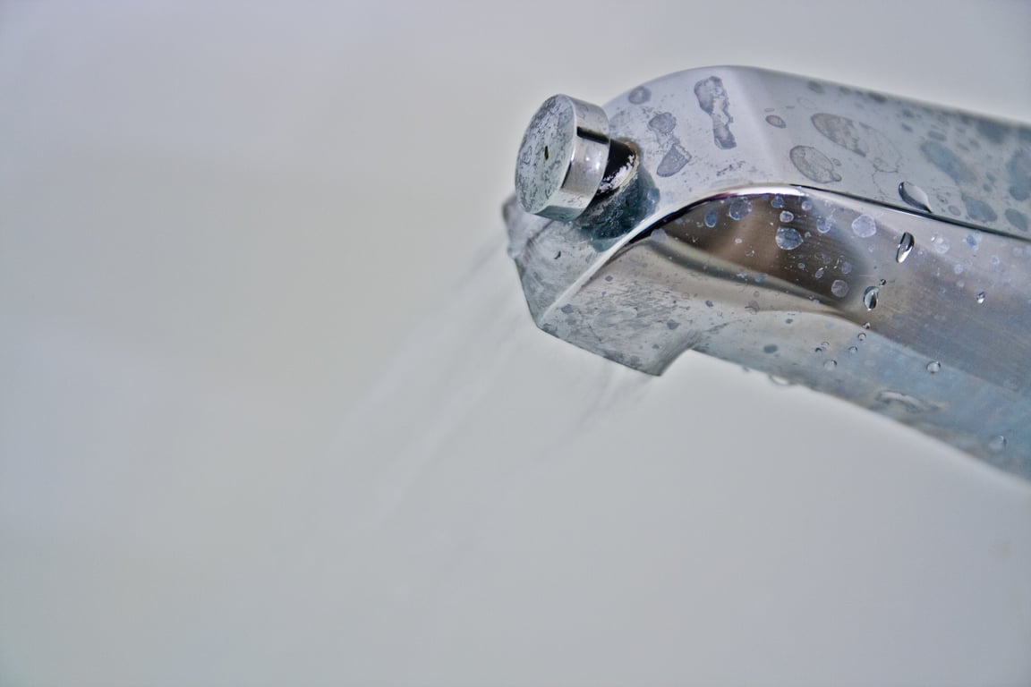 leaky bathtub faucet