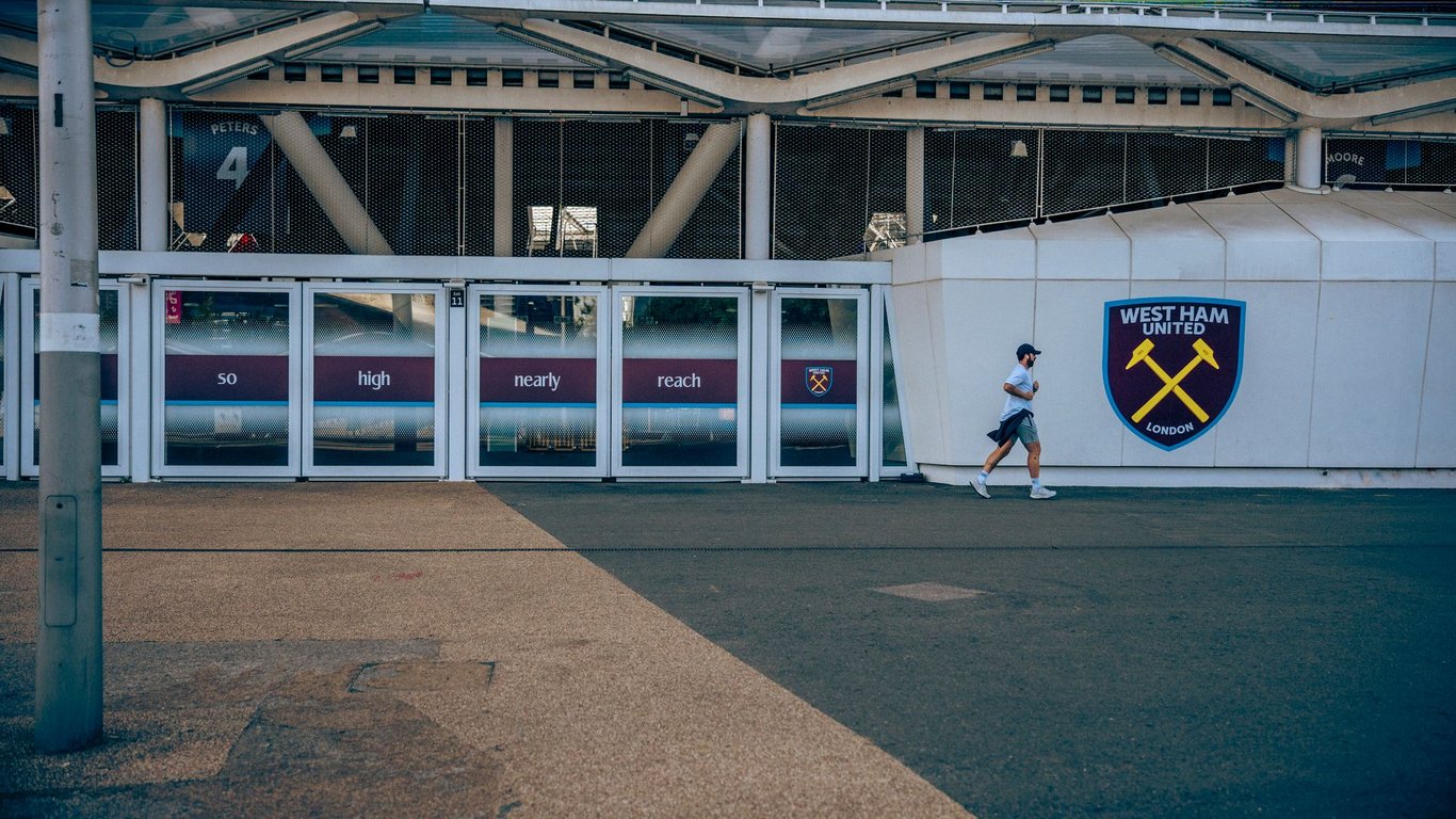 NFL Gameday: A Soccer Fan’s Guide to the Stadium Experience