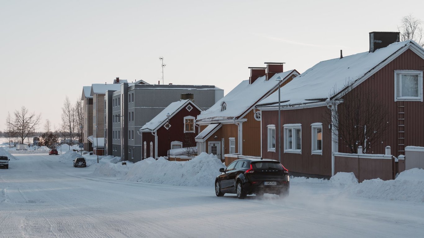Electric Cars in Cold Weather: What Winter Really Means for Range and Charging