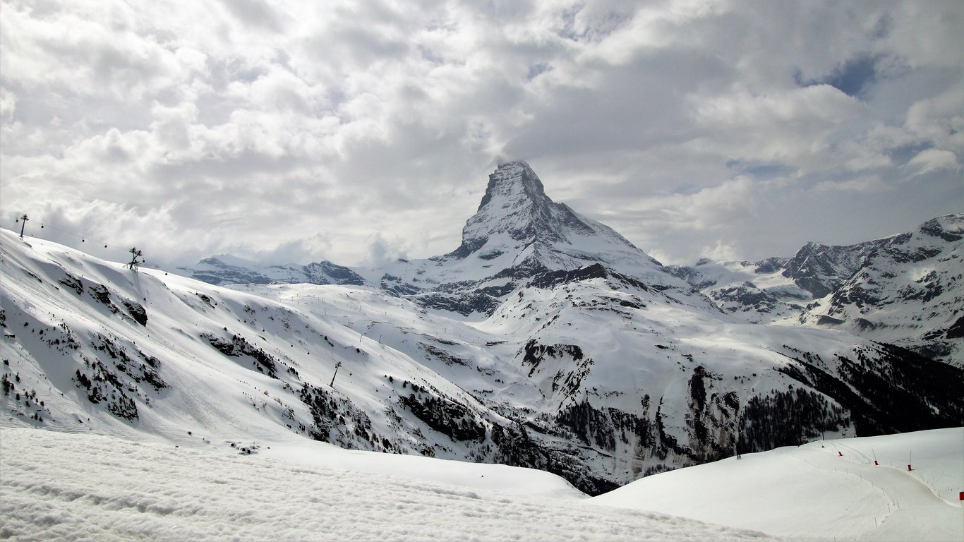 How to Choose a Hiking Shop That Puts Fit, Safety, and Trail Needs First