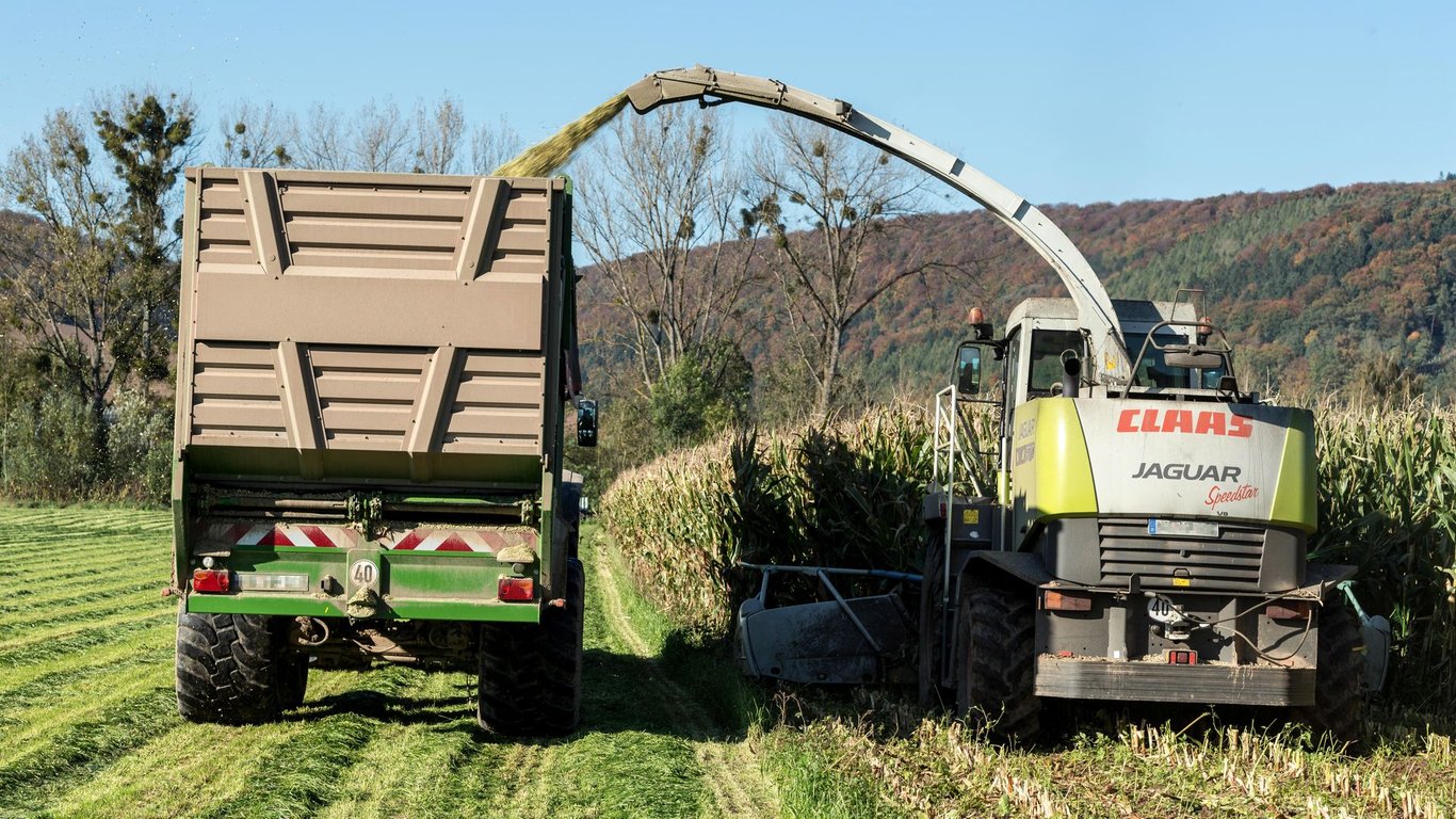 Semi Truck Rental: How to Control Fleet Costs Without Buying a Tractor