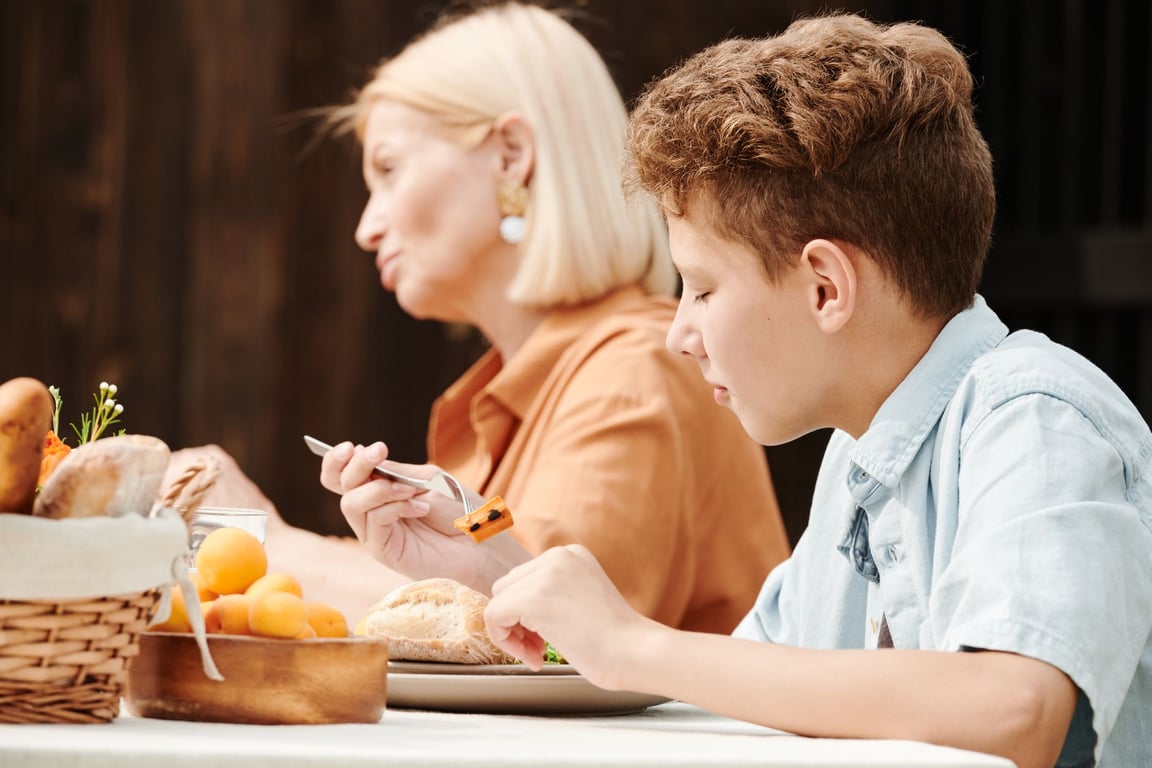 Healthy Foods for Elderly Adults: Simple Nutrition Choices for Everyday Independence
