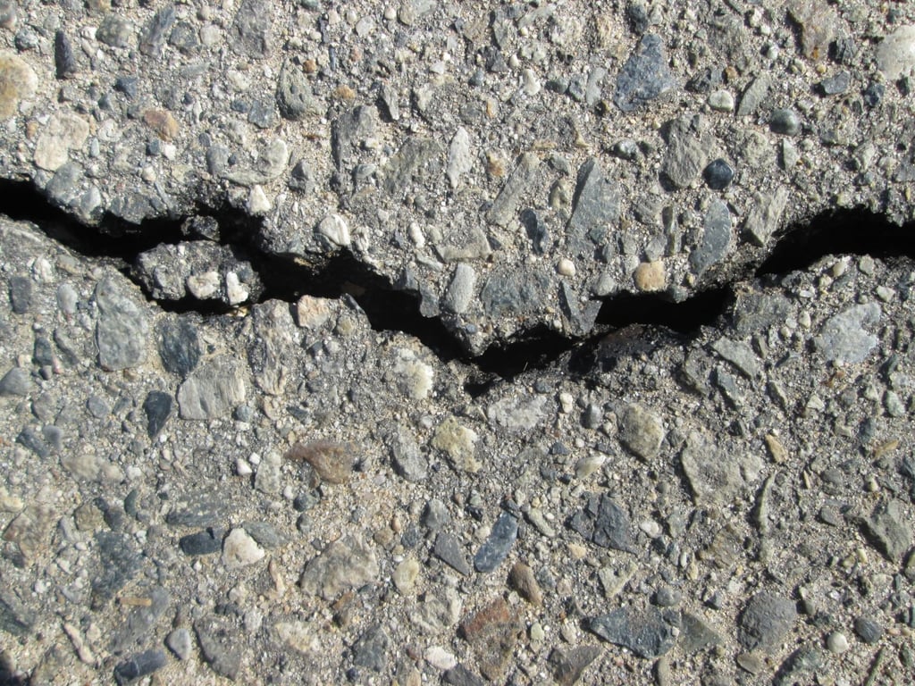 concrete foundation crack repair