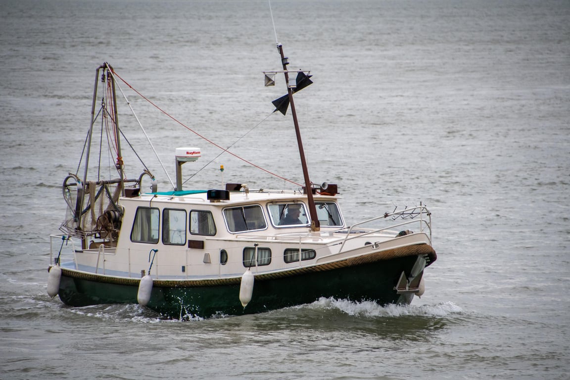 small bowrider boat