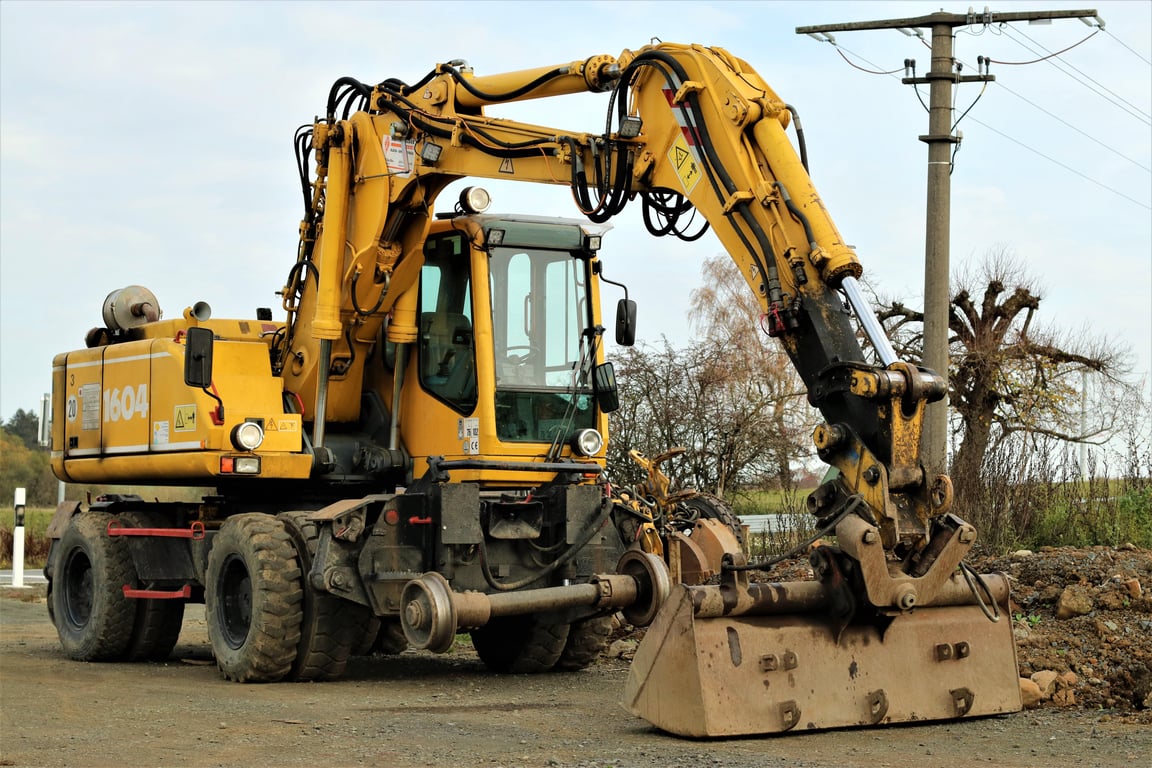 excavator maintenance inspection