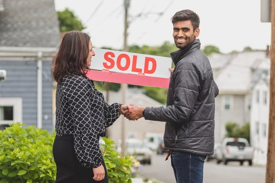 Image describing Top 5 Best First-Time Home Buyer Programs in 2025