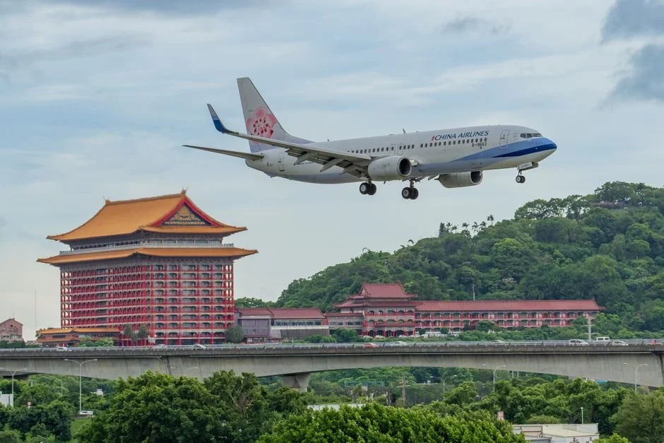 Image describing How to Get the Best 2026 Hotel+Flight Packages Fast?