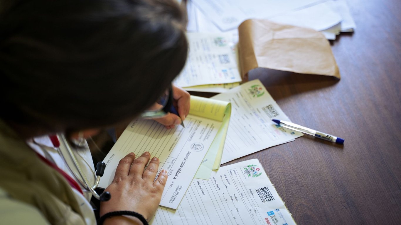 Medical Administrative Assistant Online Course: What to Compare Before Enrolling
