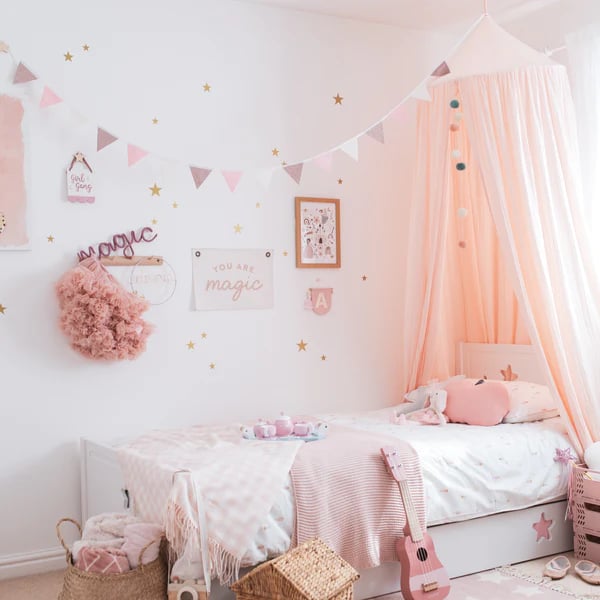 20 Stunning Red and Pink Bedroom Ideas That Will Make You Swoon