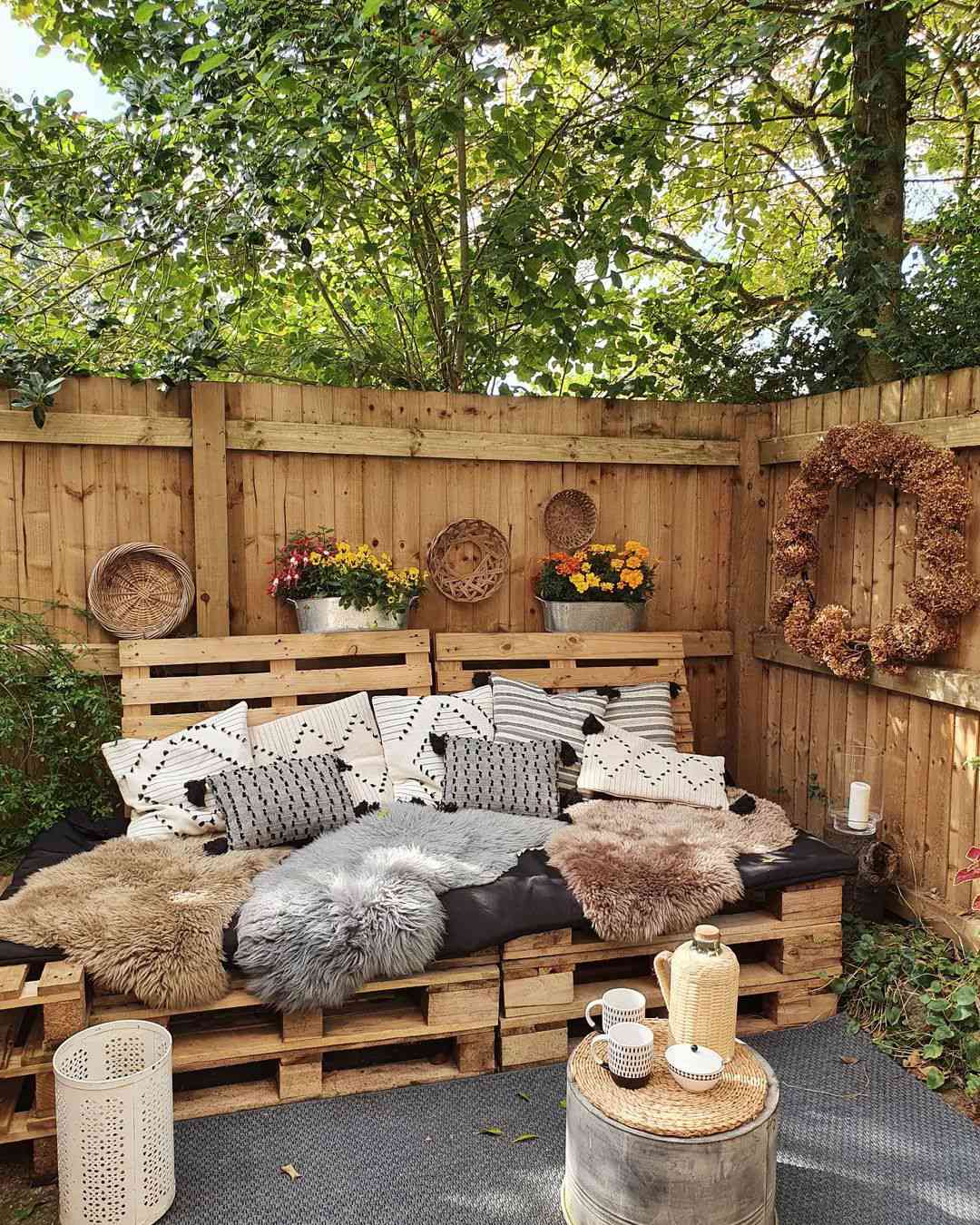 25 Pallet Furniture Ideas You'll Love