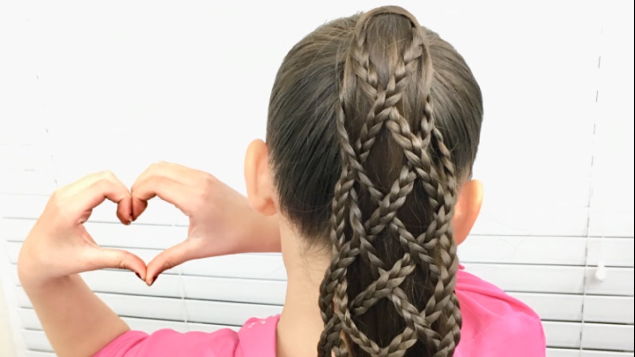 Cola de caballo con trenza de enrejado