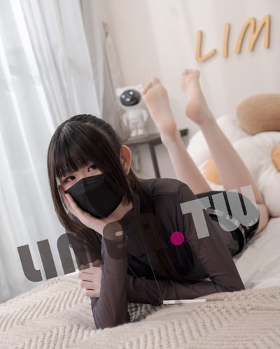 線上看 Chao 白皙長腿學生妹 粉嫩嫩 裸足 1部影片